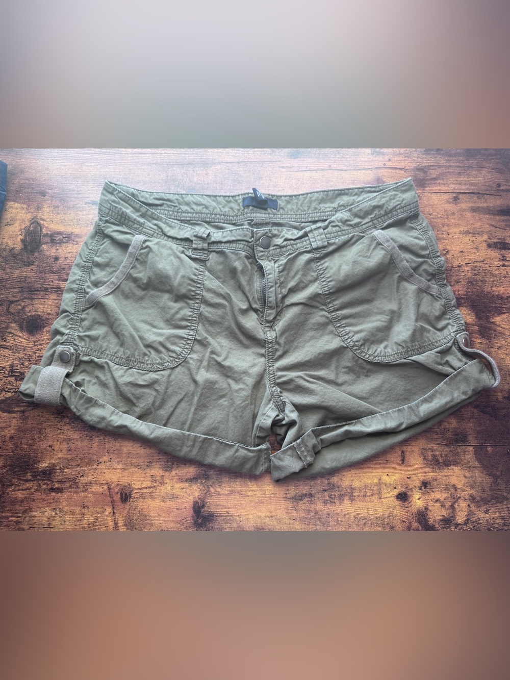 GAP Olive Green Rolled-Hem Women’s Shorts-8
